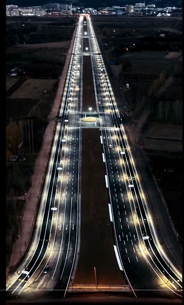 Gece görüntüsüyle hayran bıraktı (Video)