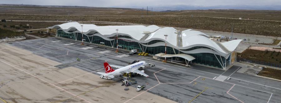 310 BİN YOLCU UÇTU