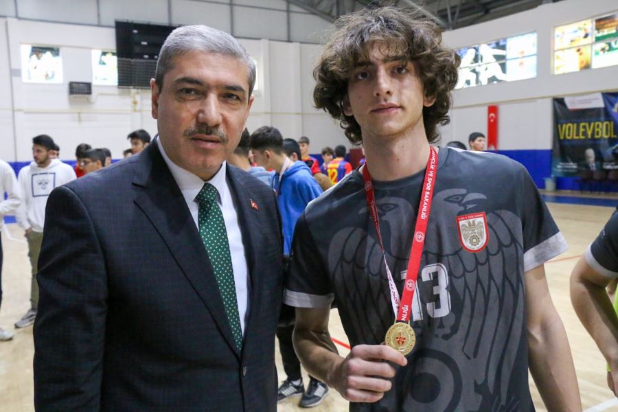 Kupalar sahiplerini buldu