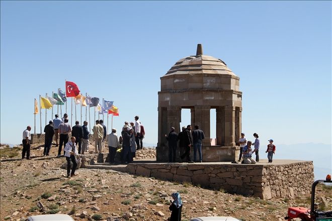 KÖSEDAĞ ŞEHİTLERİ ANILDI