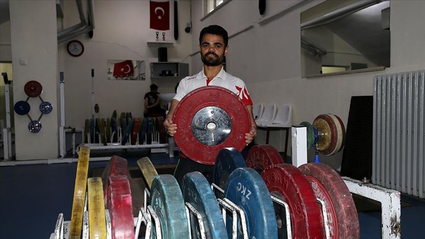 "Minik Herkül", Paris Paralimpik Oyunları'na hazırlanıyor