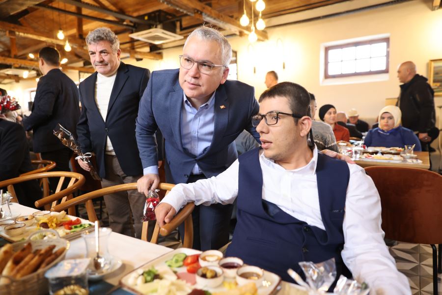 Engelleri gönül birliğiyle aşacağız