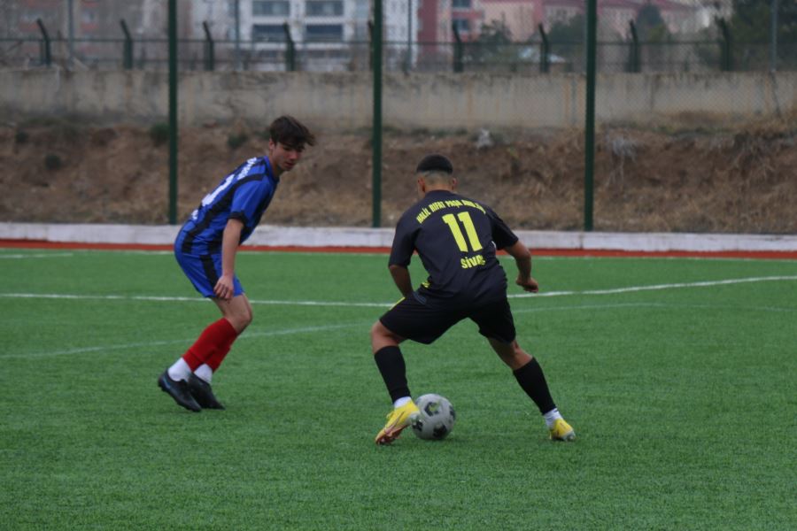 Futbolda şampiyon Ahmet Ayık