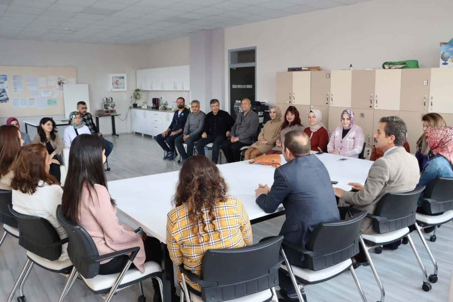 Başarının aktörü öğretmenlerdir