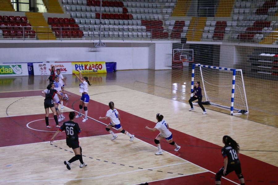 TEBRİKLER BİZİM KIZLAR