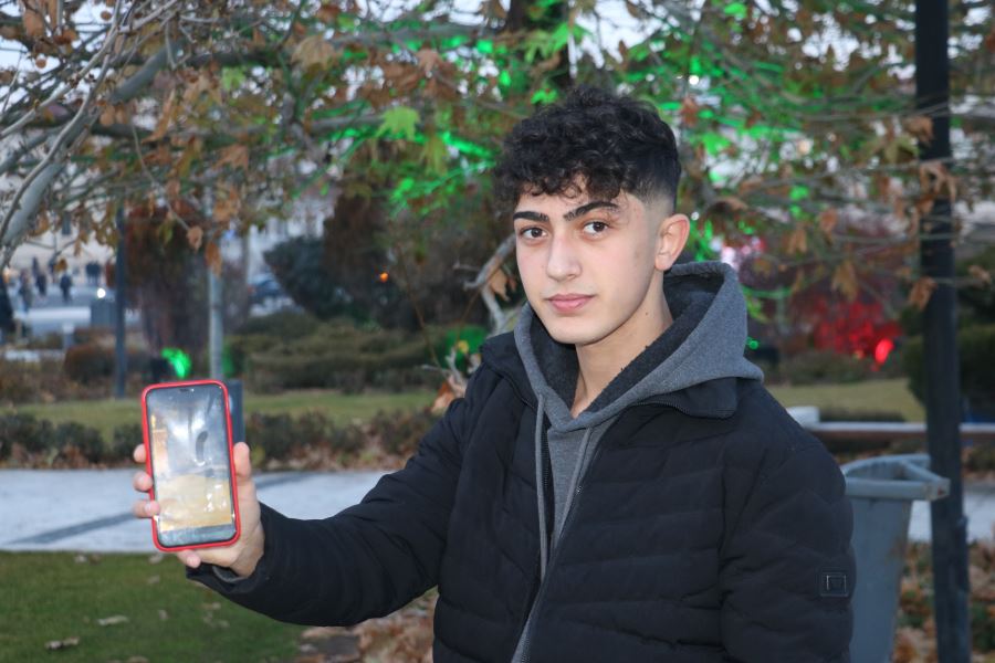 Tilki kediyi kovaladı (Video)