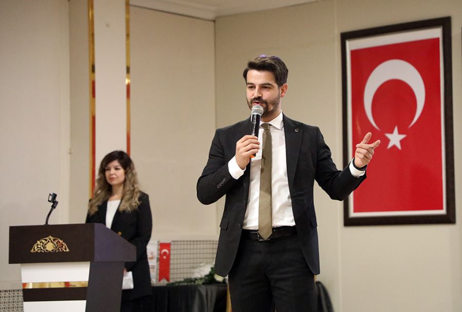 Öğrencilere sosyal belediyeciliği anlattı