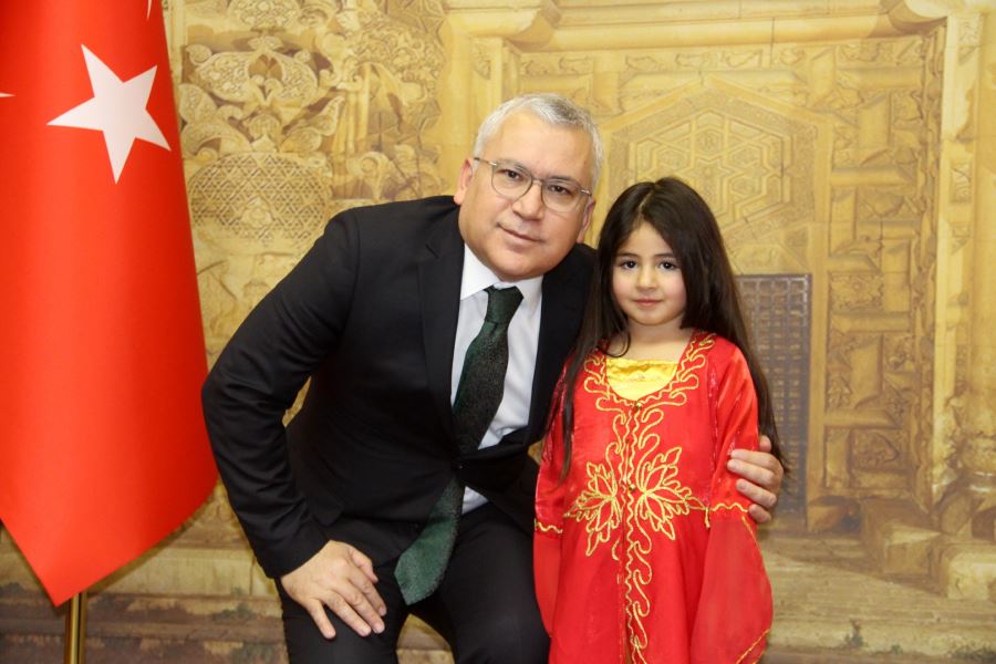 Sivaslı Hira'yı makamında ağırladı