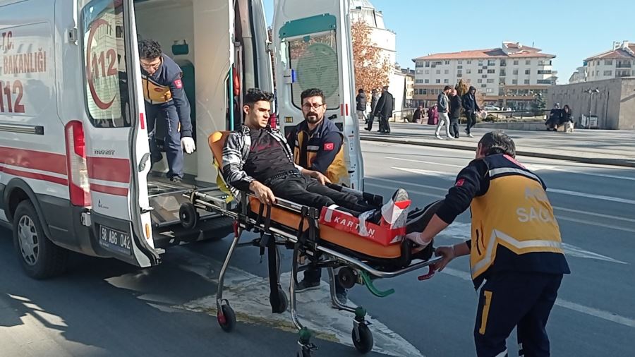 Sivas'ta aynı yerde kaza üstüne kaza