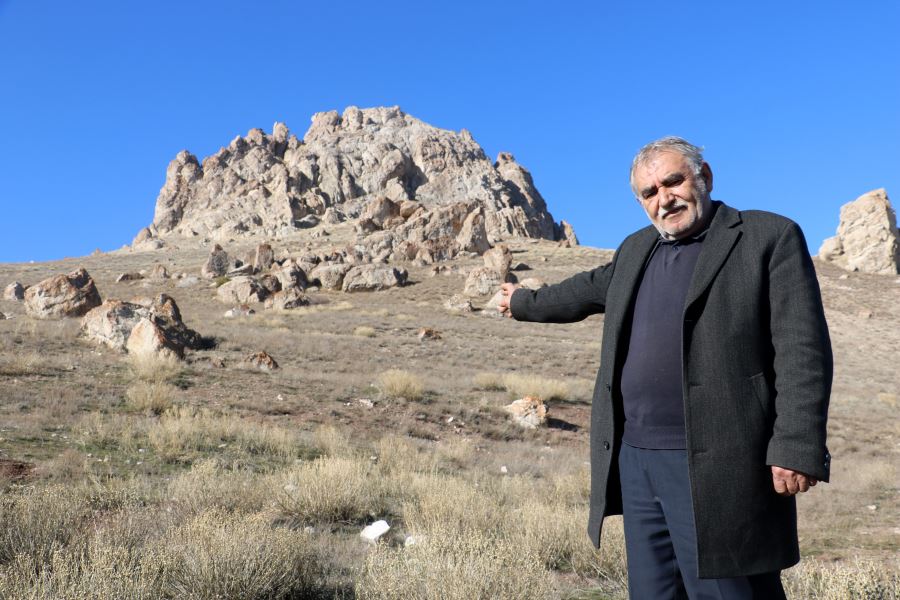 Hevük kalesinde defineci tehdidi