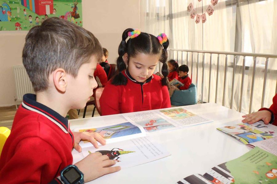 Sultan şehir okuyor