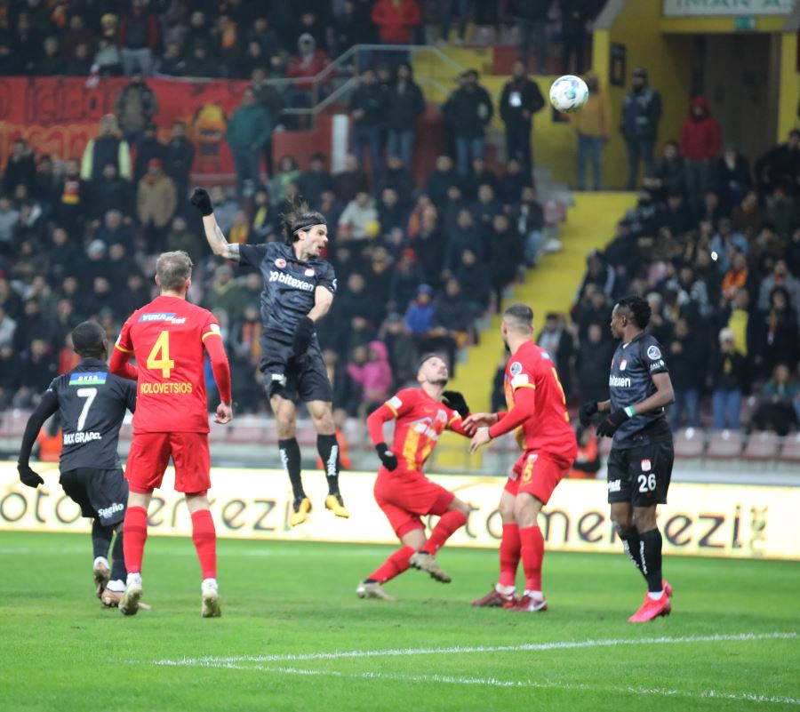 SONUÇ REZİL FUTBOL ONDAN REZİL!