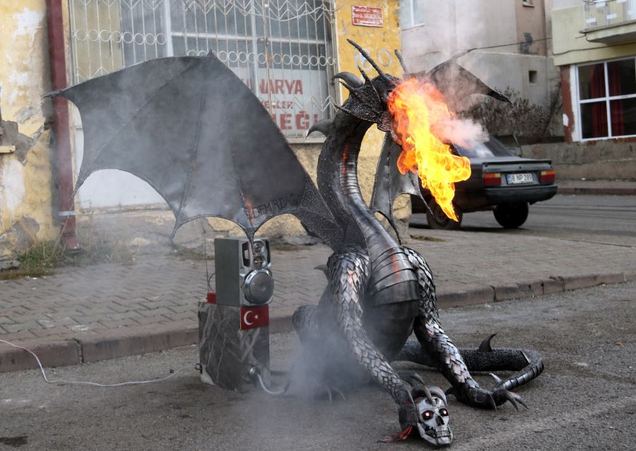 Demir doğrama ustasından Ejderha