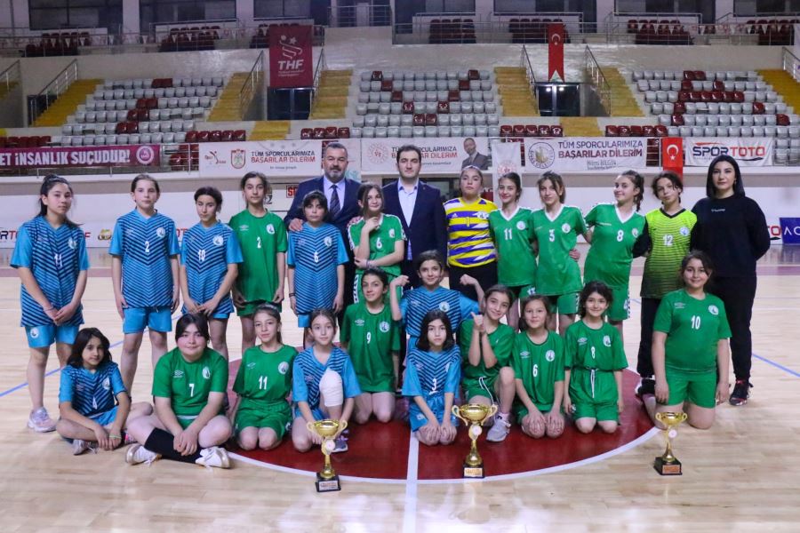 Şampiyonluk kupası Belediyespor’un