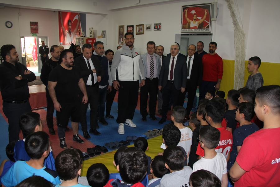 SPORCULARI SEVİNDİRDİ