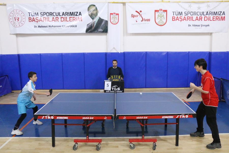 Masa tenisinin şampiyon okulları