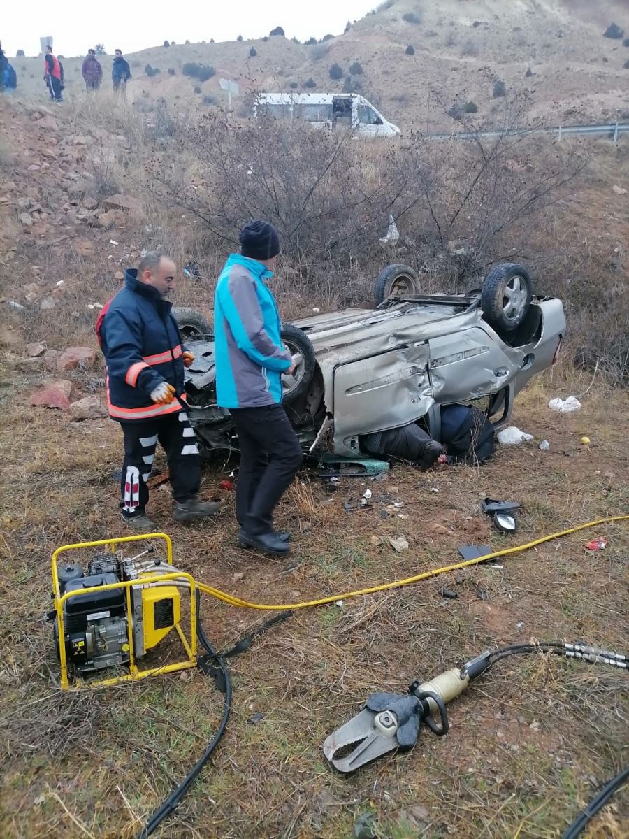 Otomobil şarampole uçtu: 3 ölü