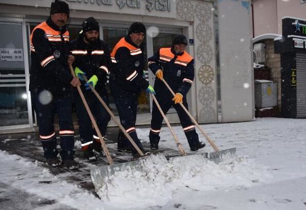 48 yerleşim yeri yolu kardan kapalı (Video)