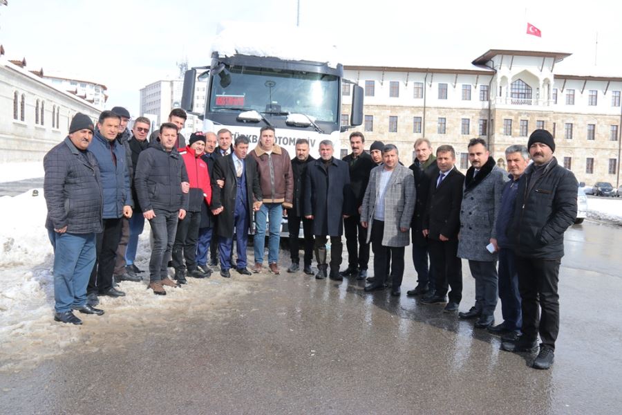 Esnaftan deprem bölgesine yardım