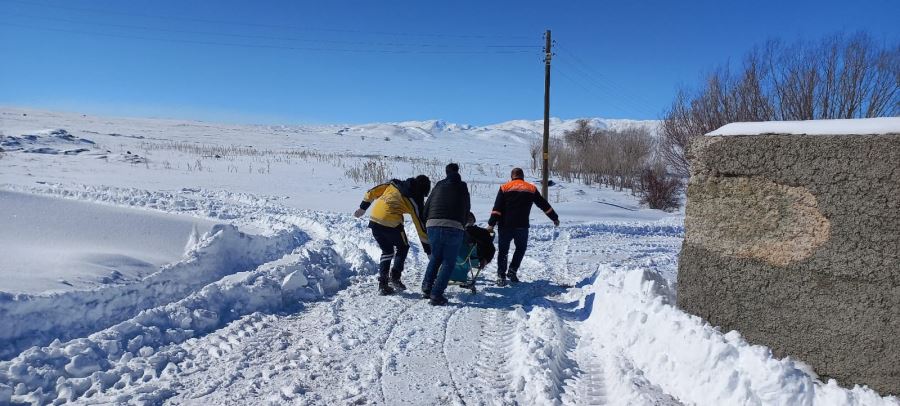Ekipler yaşlı hasta için seferber oldu (Video)