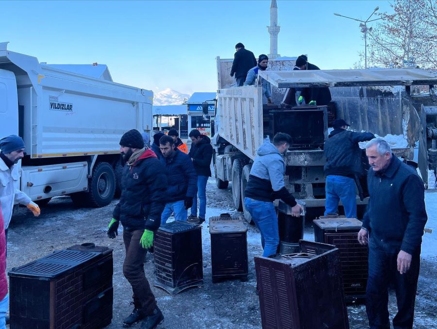 Akıncılar’dan afetzedelere yardım
