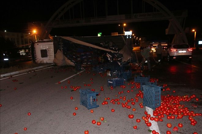 ZİNCİRLEME TRAFİK KAZASI: 2 YARALI