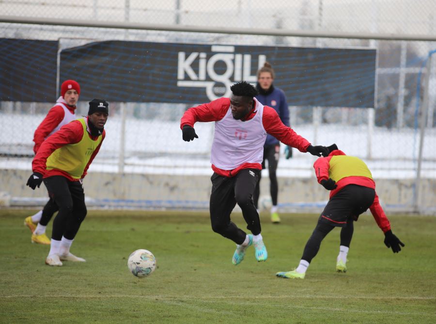 Sivasspor’da idmanlar başladı