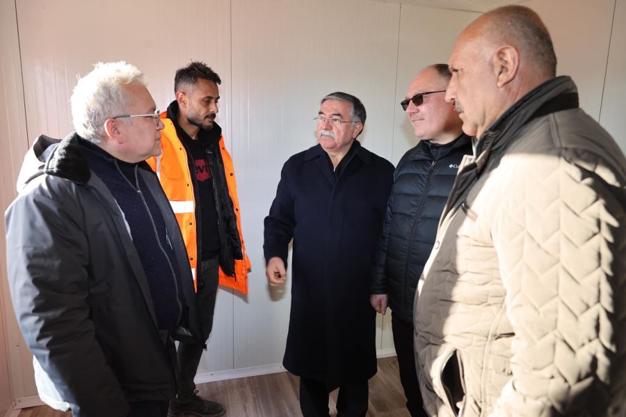 Yaralar sarılmaya çalışılıyor