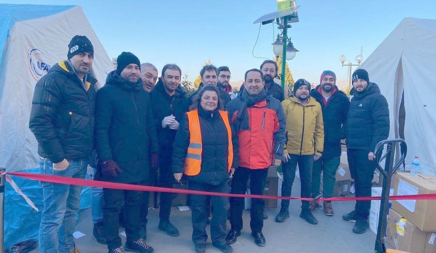 Sivaslı eczacılar, kesintisiz hizmet için sahadaydı