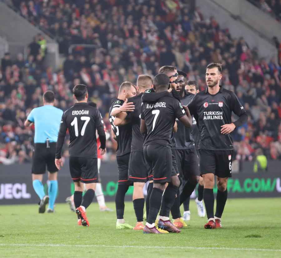 Demir Grup Sivasspor 3. sırada: ÜLKE PUANINA BÜYÜK KATKI