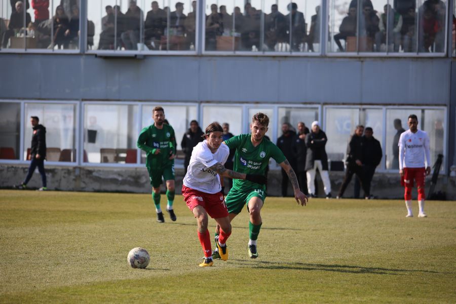 Sivasspor ve Belediyespor  depremzedeler için ter döktü