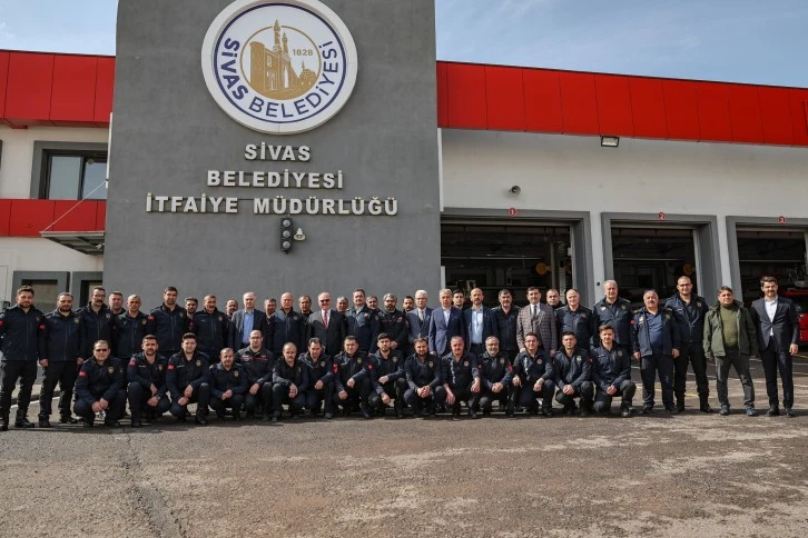 Depremde Fedakarca Çalıştılar