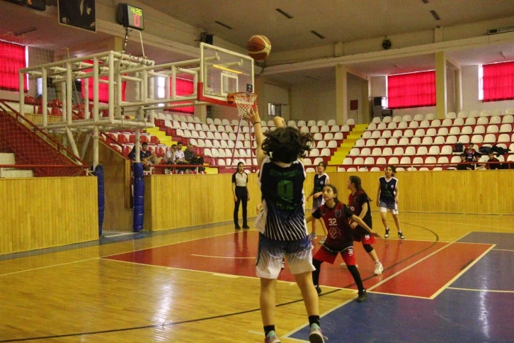 İki Kulvarda Şampiyon