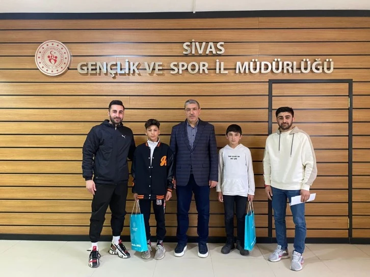 Dereceli Muay Thai Sporcusundan Ziyaret