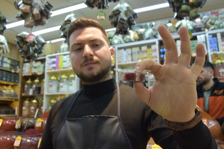 80 Bin Liralık Safran Gramla Satılıyor