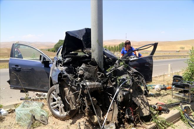 DEKAN TRAFİK KAZASINDA ÖLDÜ