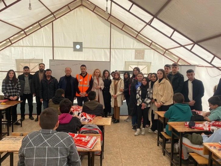 Depremzede Öğrencilere Kitap Desteği