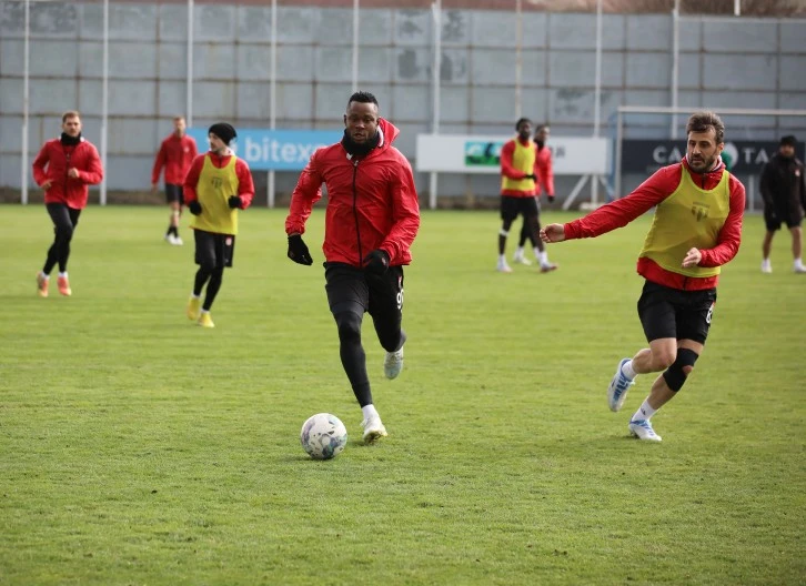 Sivasspor Tam Kadro Çalıştı