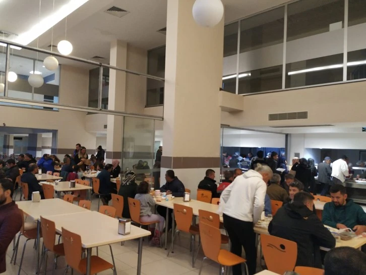 Hafızlardan İftar İkramı