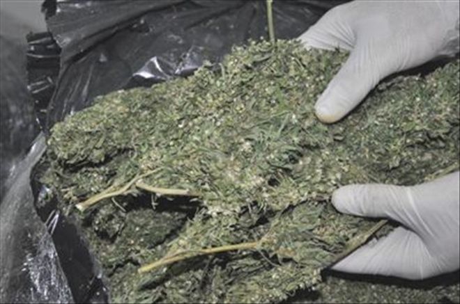 2 KİLO 970 GRAM ESRAR ELE GEÇİRİLDİ