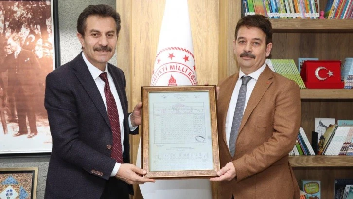 Demirağ’ın Mezuniyet Belgesini Verdi