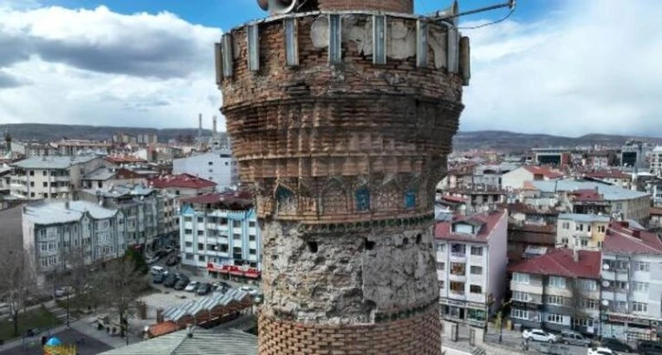 Ulu Cami'de 'Kufi' Yazılar Restore Edilecek