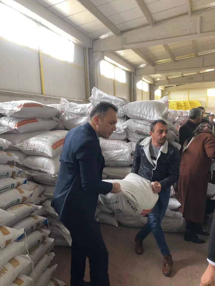 Çiftçilere Nohut Tohumu Dağıtıldı