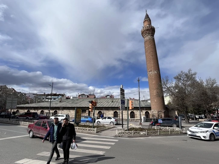 Yıkılmasını mı Bekliyorsunuz?