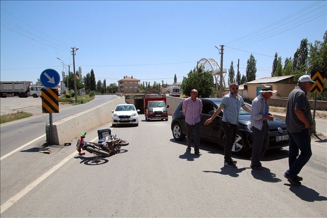 ŞARKIŞLA´DA TRAFİK KAZASI : 1 YARALI