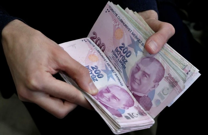 Vatandaş Yüksek Faize Rağmen Borçlanıyor