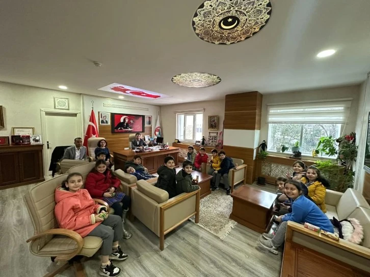 Öğrencilerden Başkan Çelik’e Ziyaret