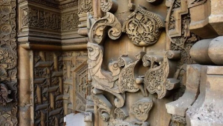 Divriği Ulu Cami'de Üç Boyutlu Motif İşçiliği