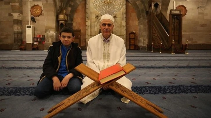 33 Yıldır Hatimle Teravih Kıldırıyor