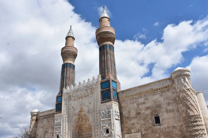Tarihe "Kaşık"